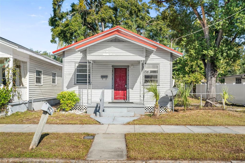 2119 W CHESTNUT STREET, Tampa, FL 33607
