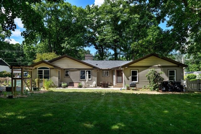 142 Jamieson Road, Holden, MA 01520