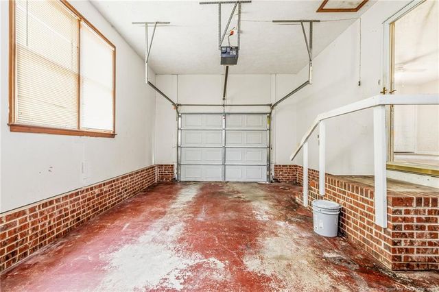 302 W 6th Avenue, Raeford, NC 28376
