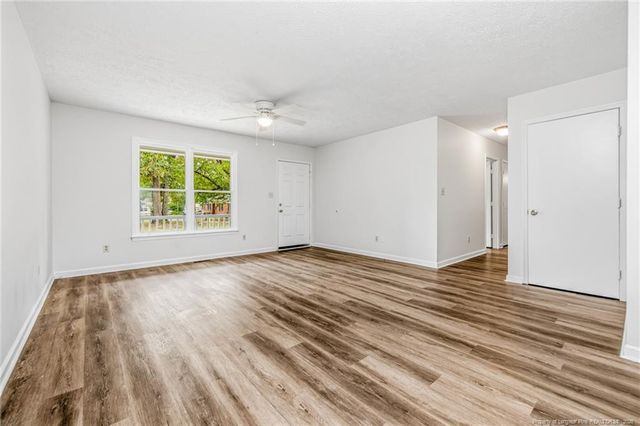 302 W 6th Avenue, Raeford, NC 28376
