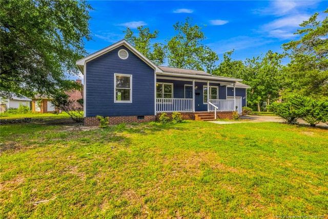 302 W 6th Avenue, Raeford, NC 28376