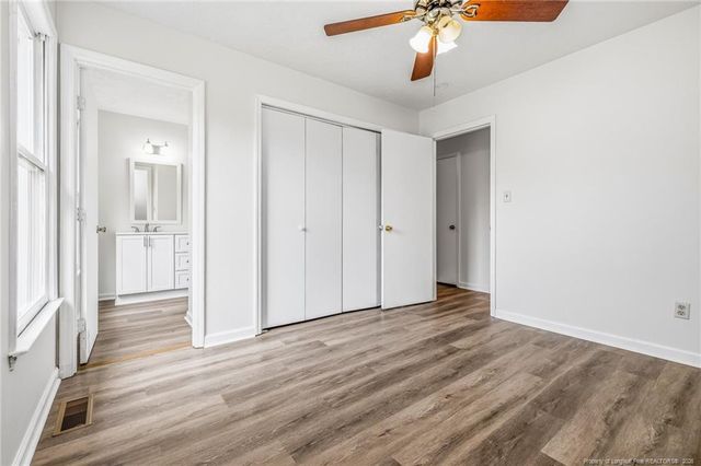 302 W 6th Avenue, Raeford, NC 28376