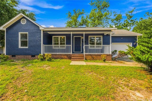 302 W 6th Avenue, Raeford, NC 28376