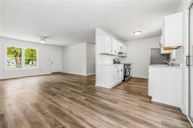 302 W 6th Avenue, Raeford, NC 28376