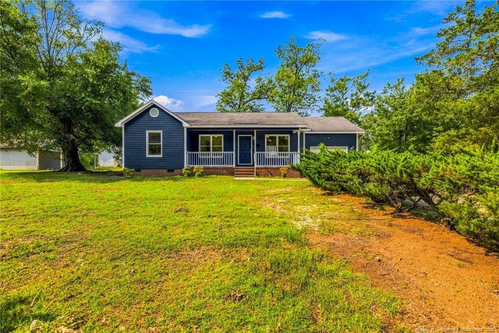 302 W 6th Avenue, Raeford, NC 28376