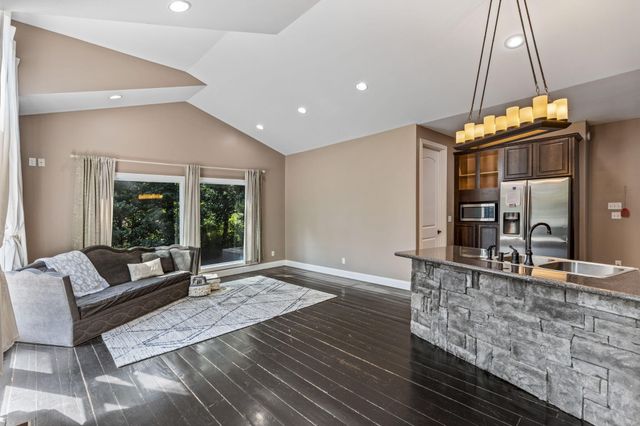 304 Lees Chapel Road, Sweetwater, TN 37874