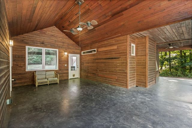 304 Lees Chapel Road, Sweetwater, TN 37874