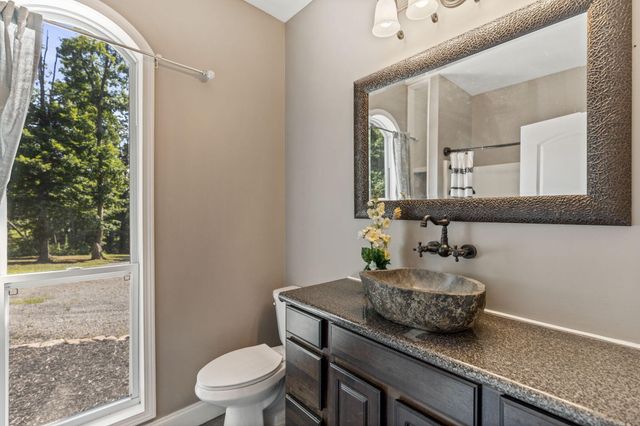 304 Lees Chapel Road, Sweetwater, TN 37874