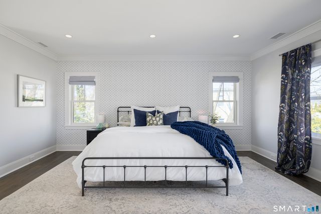 27 Raymond Street, New Canaan, CT 06840