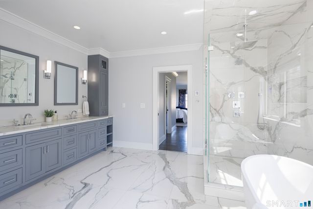 27 Raymond Street, New Canaan, CT 06840