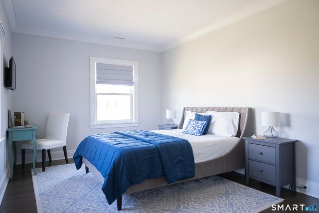 27 Raymond Street, New Canaan, CT 06840