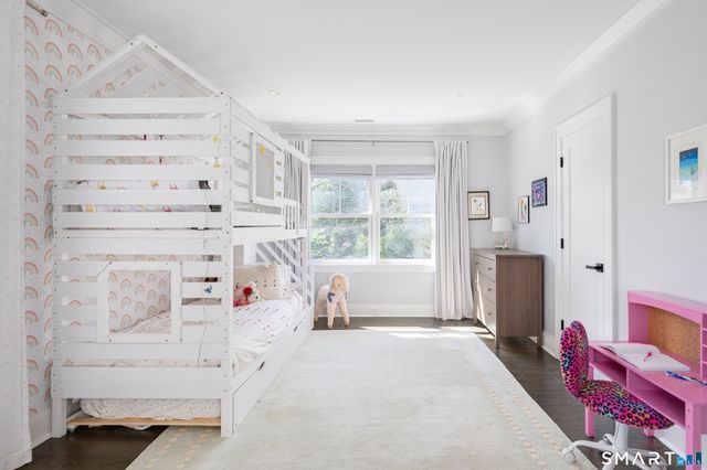 27 Raymond Street, New Canaan, CT 06840