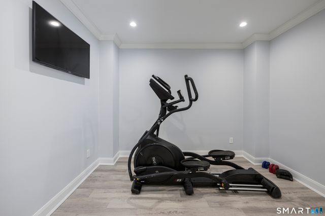 27 Raymond Street, New Canaan, CT 06840