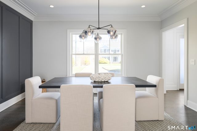 27 Raymond Street, New Canaan, CT 06840