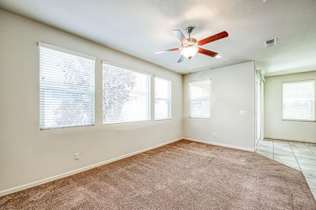 6158 E Peruna Way, Fresno, CA 93727