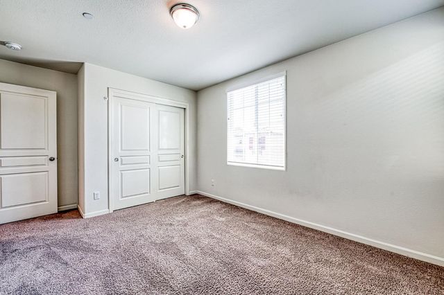 6158 E Peruna Way, Fresno, CA 93727