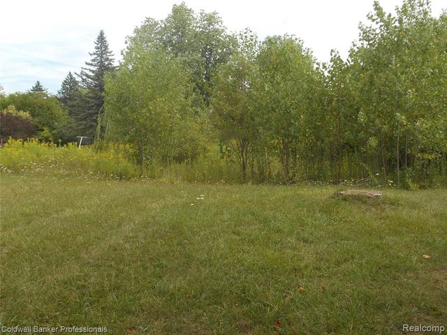 2448 Clayward Drive, Burton, MI 48509