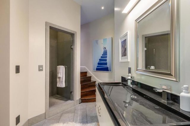 653 Dolores Street, San Francisco, CA 94110
