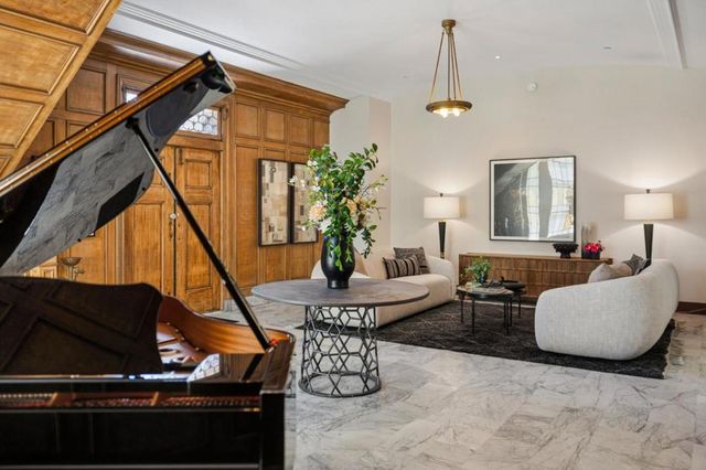 653 Dolores Street, San Francisco, CA 94110