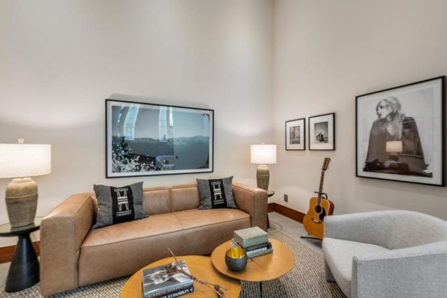653 Dolores Street, San Francisco, CA 94110