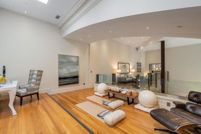 653 Dolores Street, San Francisco, CA 94110