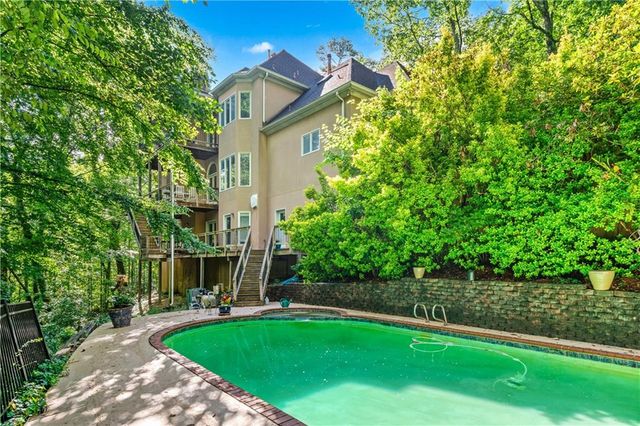 5105 Jett Forest NW Trail, Atlanta, GA 30327