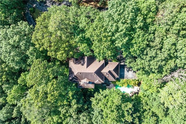 5105 Jett Forest NW Trail, Atlanta, GA 30327