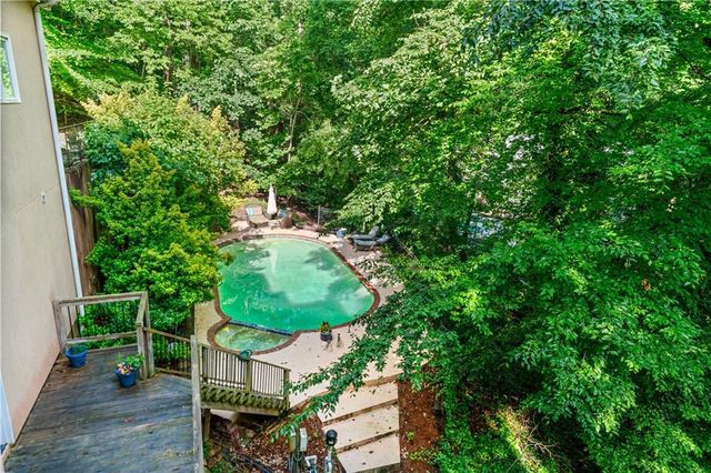5105 Jett Forest NW Trail, Atlanta, GA 30327