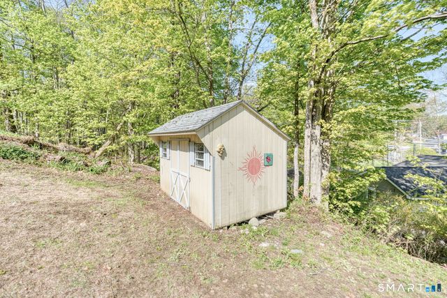 147 E. Wakefield Boulevard, Winchester, CT 06098