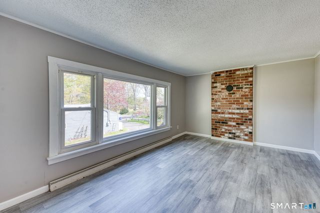 147 E. Wakefield Boulevard, Winchester, CT 06098