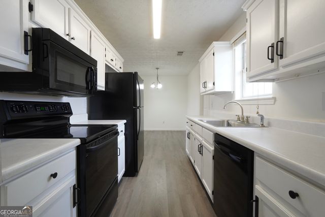 109 Carols Lane, Locust Grove, GA 30248