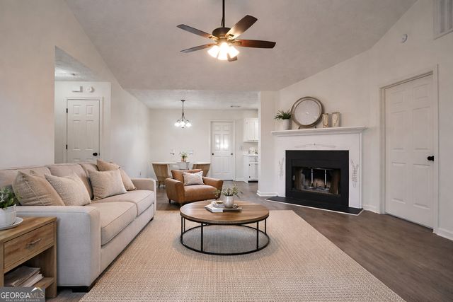 109 Carols Lane, Locust Grove, GA 30248