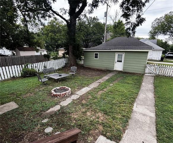 1130 S Santa Fe Avenue, Chanute, KS 66720