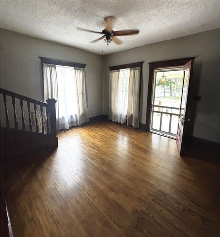 1130 S Santa Fe Avenue, Chanute, KS 66720