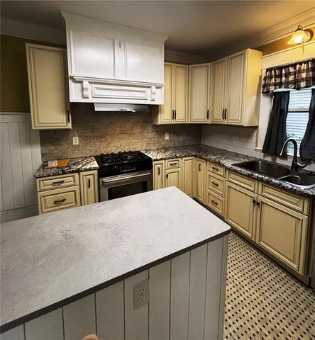 1130 S Santa Fe Avenue, Chanute, KS 66720