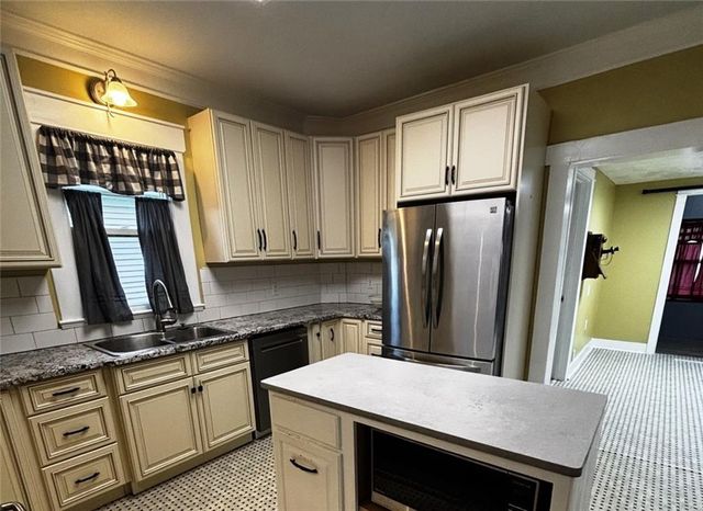 1130 S Santa Fe Avenue, Chanute, KS 66720