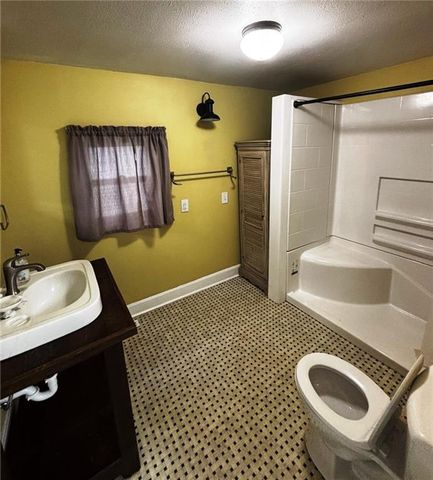 1130 S Santa Fe Avenue, Chanute, KS 66720