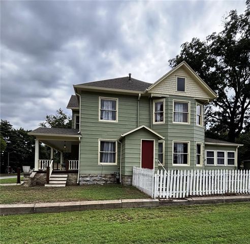 1130 S Santa Fe Avenue, Chanute, KS 66720