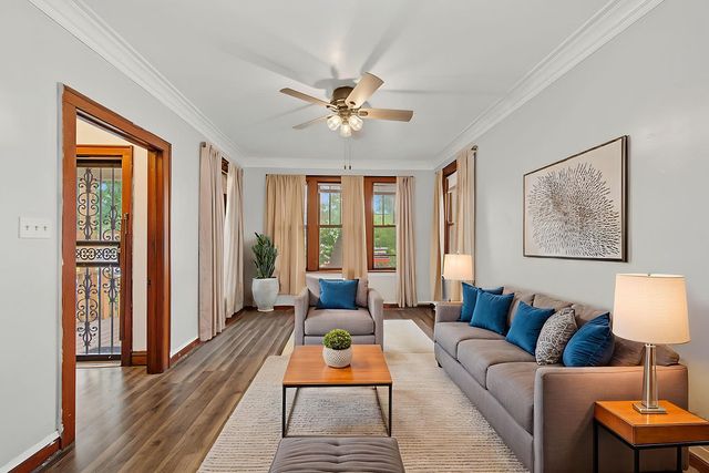 8748 S Marquette Avenue, Chicago, IL 60617