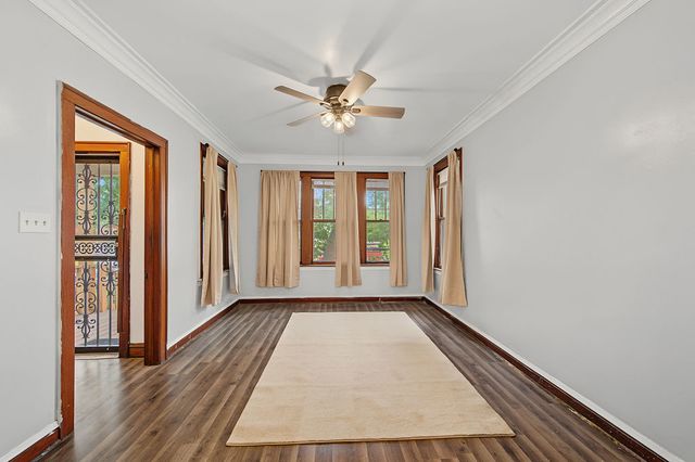 8748 S Marquette Avenue, Chicago, IL 60617