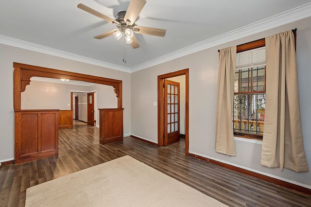 8748 S Marquette Avenue, Chicago, IL 60617