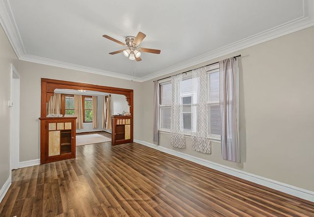 8748 S Marquette Avenue, Chicago, IL 60617