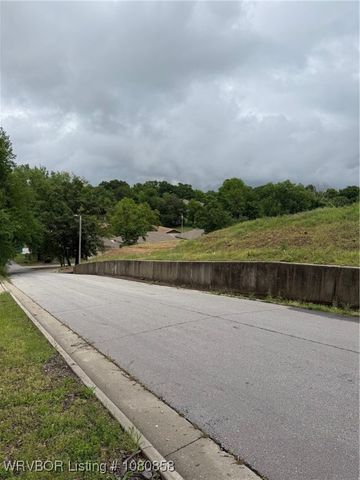 1809 S 12th Street, Fort Smith, AR 72901