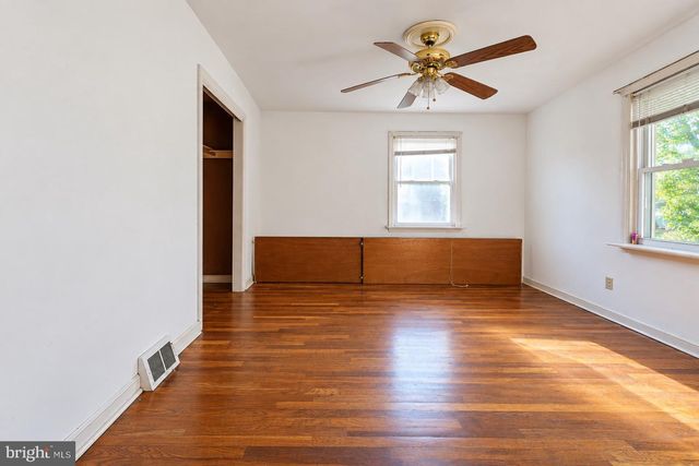 1704 MEETINGHOUSE RD, Upper Chichester, PA 19061