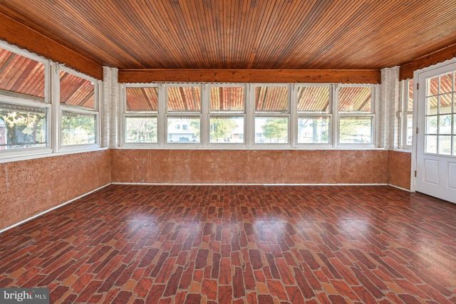 1704 MEETINGHOUSE RD, Upper Chichester, PA 19061