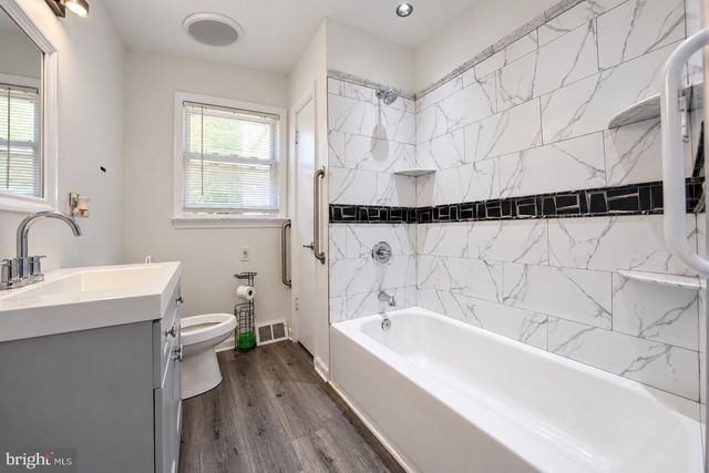 1704 MEETINGHOUSE RD, Upper Chichester, PA 19061