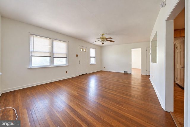 1704 MEETINGHOUSE RD, Upper Chichester, PA 19061