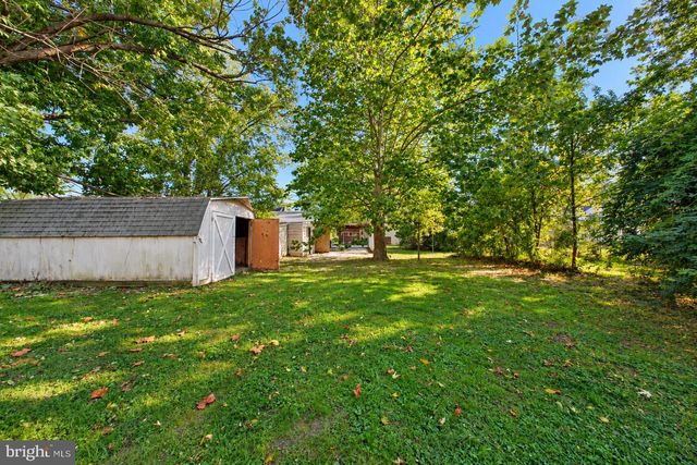 1704 MEETINGHOUSE RD, Upper Chichester, PA 19061