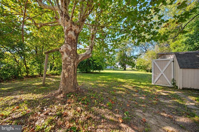 1704 MEETINGHOUSE RD, Upper Chichester, PA 19061