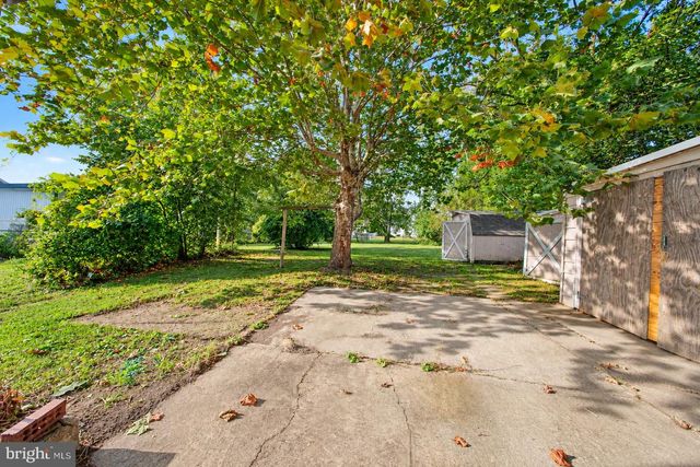 1704 MEETINGHOUSE RD, Upper Chichester, PA 19061